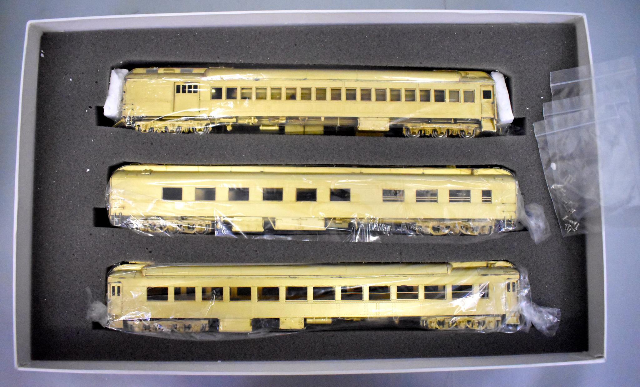 Overland Models OMI-3200A-B &3192 C&NW 400 | Proxibid