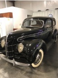 1939 Ford Sedan