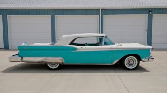1959 Ford Galaxie Sunliner