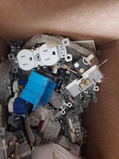 Box of multiple outlets 15 amp