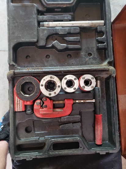 WERKZEUGE-TOOLS-OUTILLAGE ROTHENBERGER pipe cutter and tap and die set