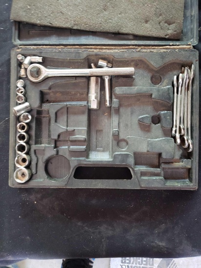 Socket set socket wrench and wrenches