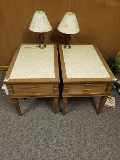 (2) End tables with lamp