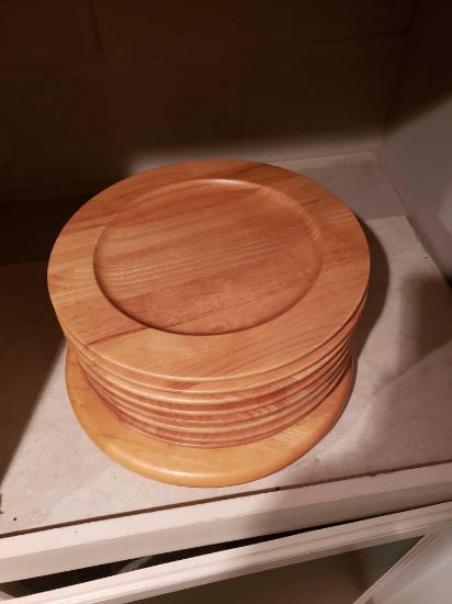 Wooden plates and spinning holder