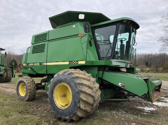 1992 John Deere 9500 Combine