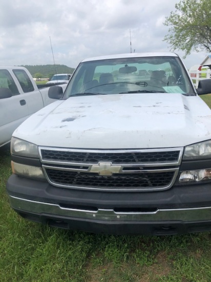 2006 Chevy 1500 4 x 2