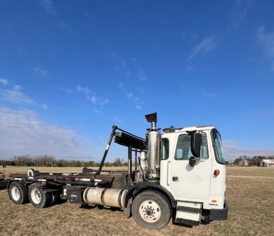 2011 Autocar ACX64 Roll Off