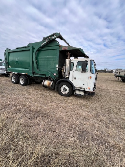 2016 AutoCar ACX64 Front Loader Sanitation Truck