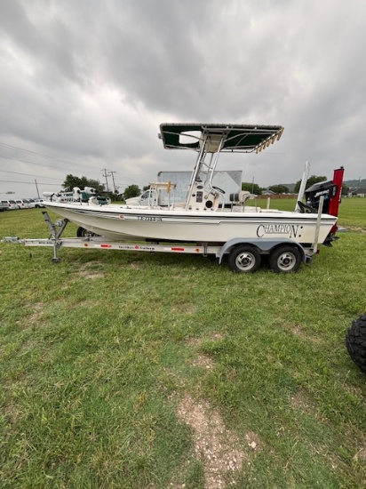 2001 Champion Bay Boat Center Console