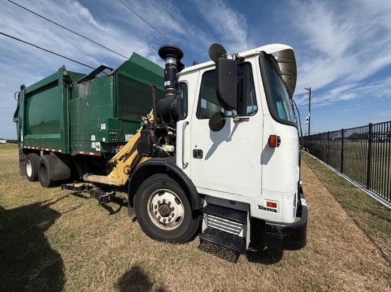 2015 Autocar ACX64 Side Loader sanitation truck
