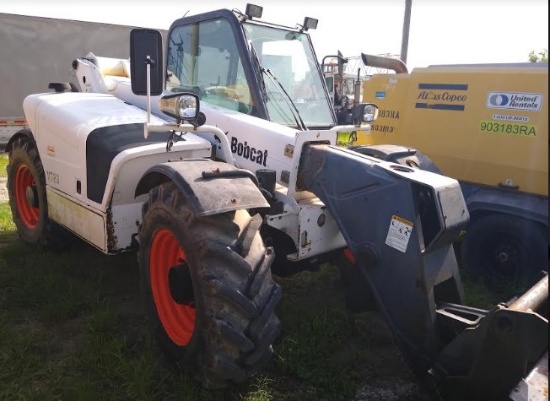 2010 Bobcat Telehandler Model # V723