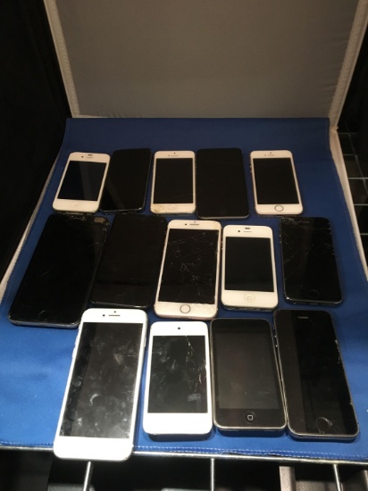 12 Mixed Bulk Purchased iPhones With 2 IPods