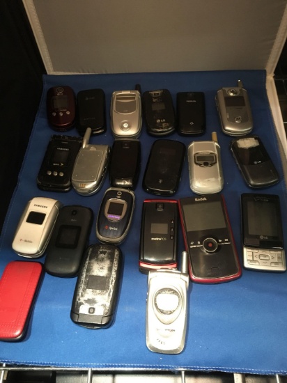 21 Mixed Bulk Purchased Cell Phones