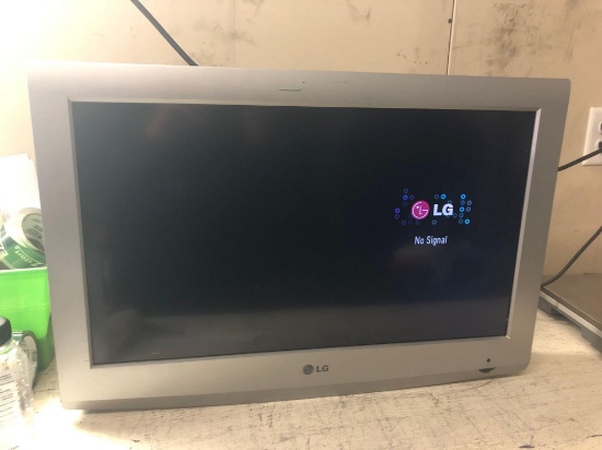 Flat Screen LG 26 Inch TV