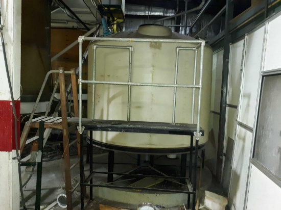 Ace-roto-mold 1500 gallon Tank with platform