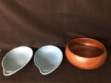Wooden Salad Bowl With Two Serving Plates