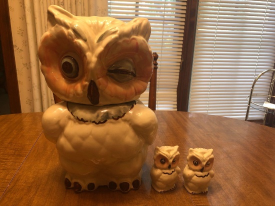 Vintage Shawnee Pottery Winking Owl Cookie Jar And Shaker Set