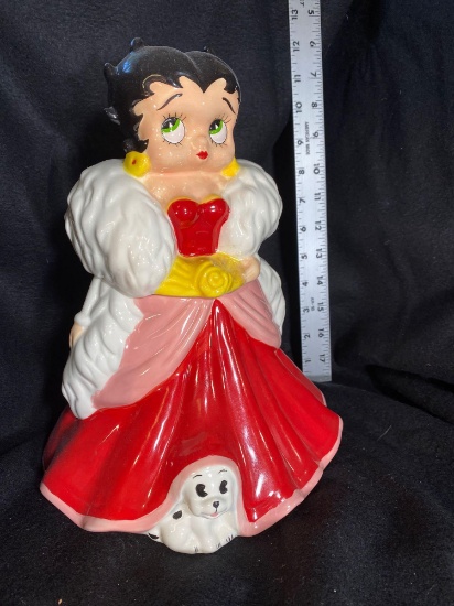 Cookie Jar & Salt & Pepper Shaker Auction!