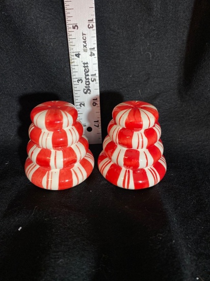 Stacked Peppermint Shaker Set