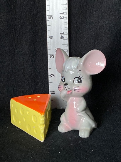 Classic Enesco Mouse & Cheese Shaker Set
