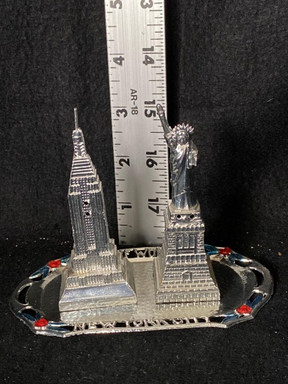 City Of Wonders New York Shaker Set