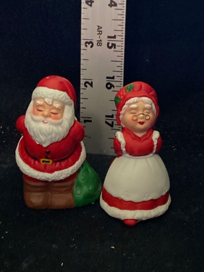Santa & Mrs. Clause Salt & Pepper Shaker Set