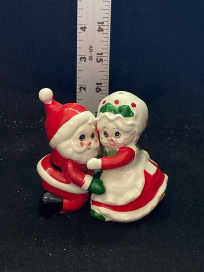 Hugging Santa & Mrs. Clause Salt & Pepper Shaker Set