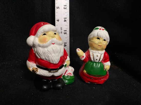 Santa & Mrs. Clause Salt & Pepper Shaker Set