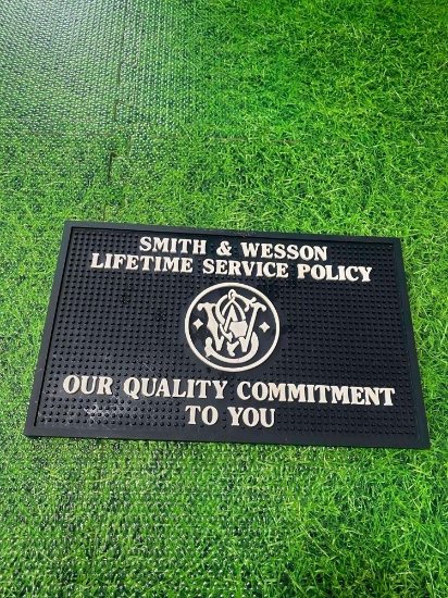 Smith and Wesson Bar rubber Mat