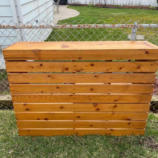 wood pallet bar