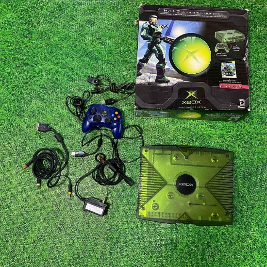 Xbox Halo Edition with box