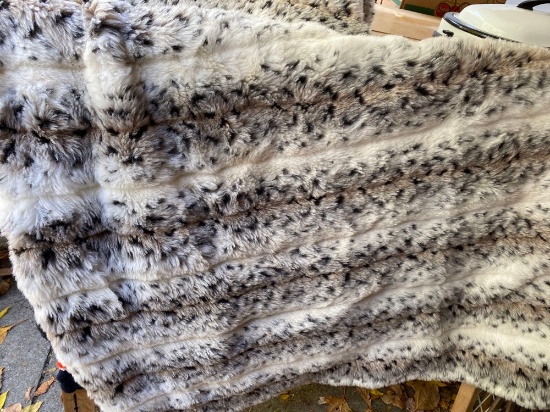 Faux Fur Blanket With Knitted Blanket