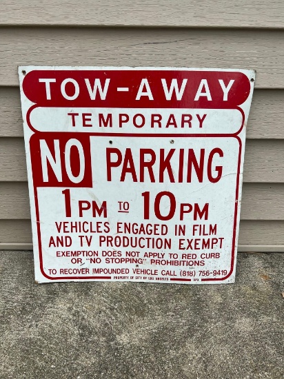 cardboard tow away sign