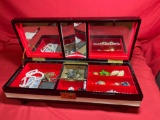 Vintage Musical Jewelry Box With Jewelry