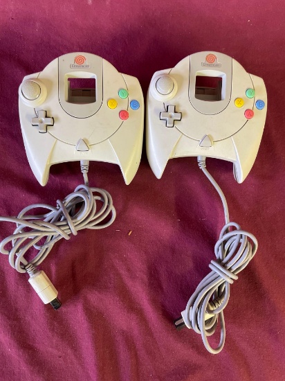 Sega Dreamcast Controllers (2)