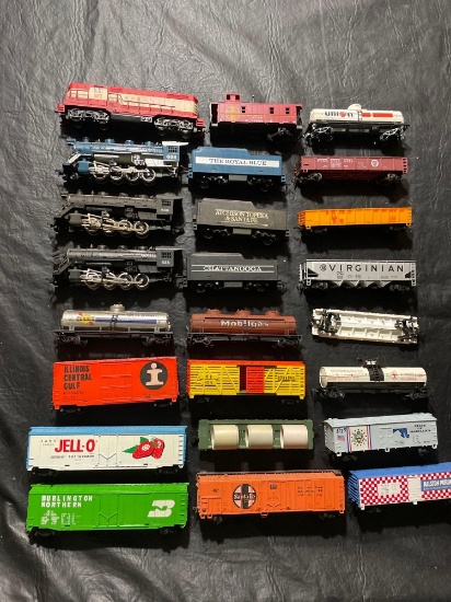 Assorted Loose HO Train Cars (24)