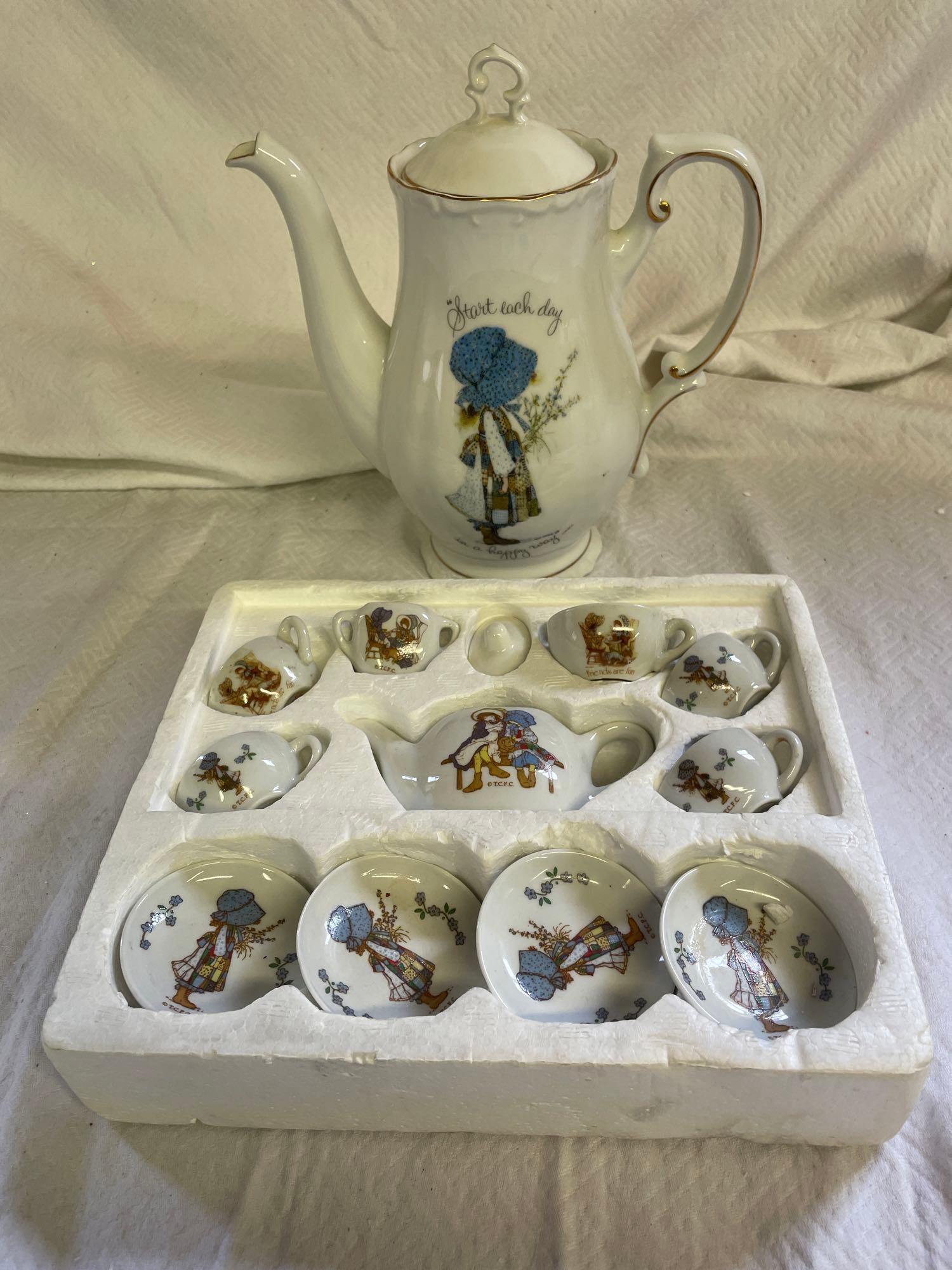Holly Hobbie Teapot and Tea Set Proxibid