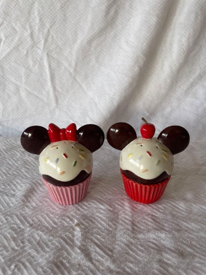 Disney Mickey And Minnie Cupcakes Salt and Pepper Shakers