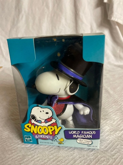 Hasbro Snoopy Magician NIP