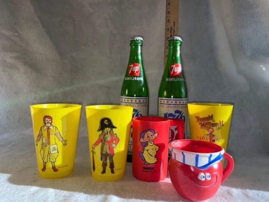 Assorted Vintage Pop Culture Cups and Bottles (7)