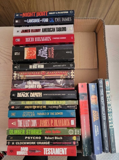 (21) Vintage Horror and Science Fiction Paperback Books