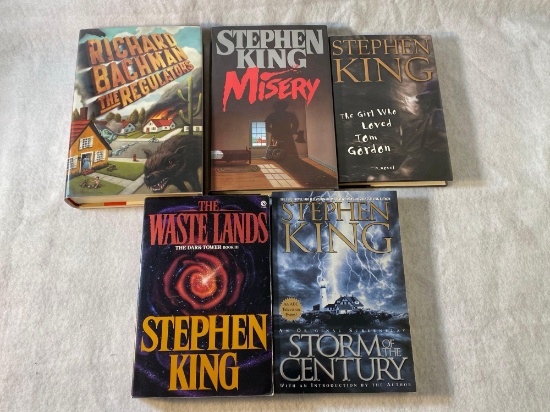 Four Assorted Stephen King Novels & Screenplay