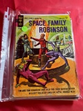 Space Family Robinson Lost in Space (6)