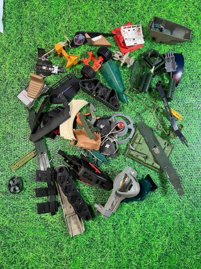 large lot of Vintage GI Joe toy parts and venom
