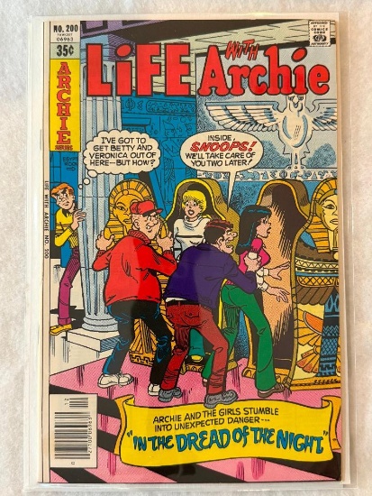 Comic - LIFE WITH ARCHIE #200 (1978) in approx. VF/N cond;