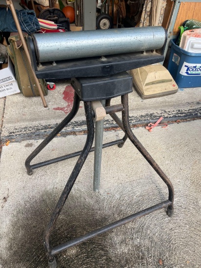 Folding Roller Stand