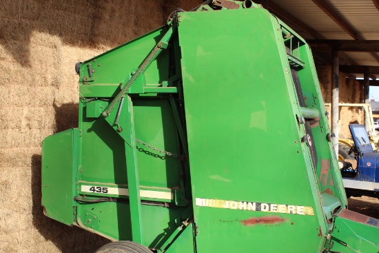 John Deere 435 Round Baler with Net Wrap