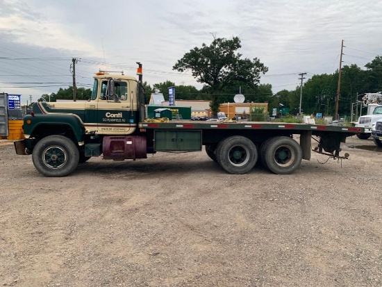 1988 Mack RDS690S T/A Flatbed Truck