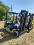 Komatsu 25 Forklift