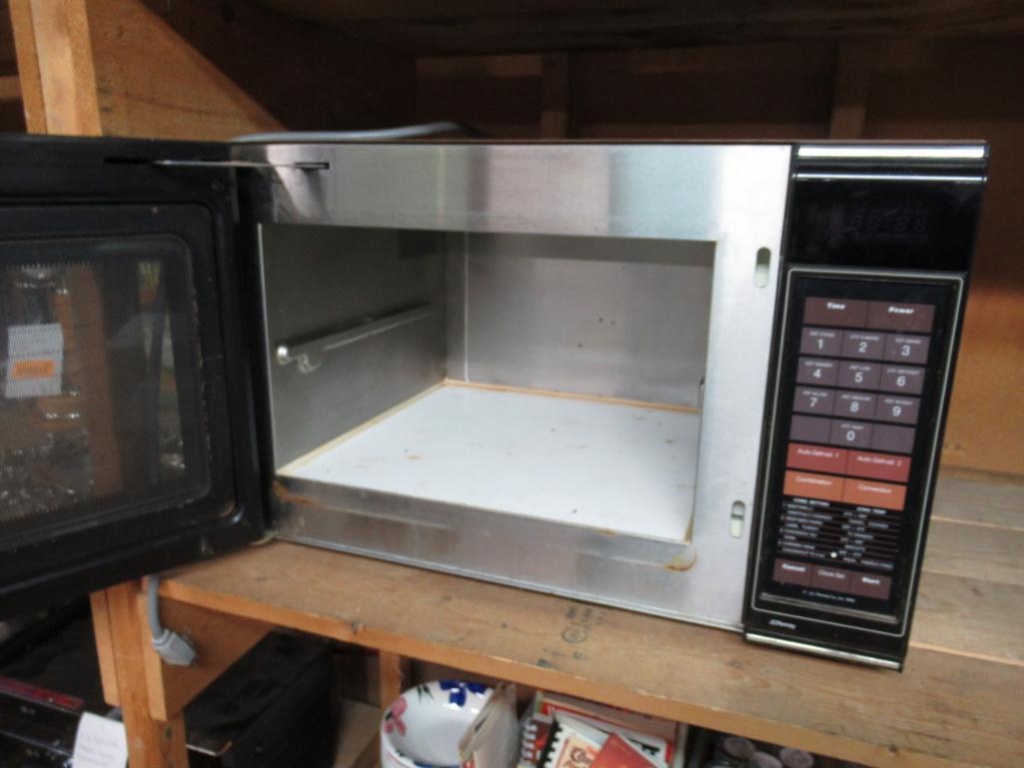 Vintage JC Penny Microwave 23". NO SHIPPING | Estate & Personal Property |  Online Auctions | Proxibid